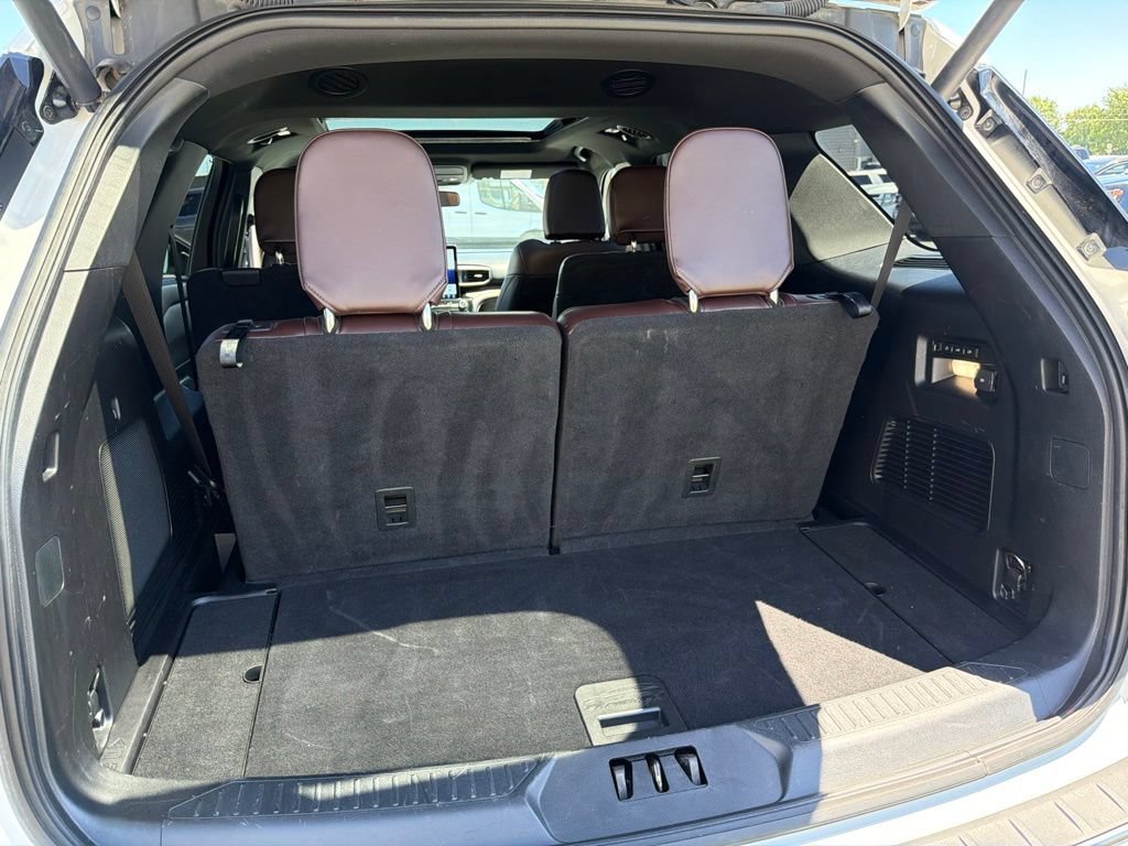 Certified 2021 Ford Explorer Platinum AWD/4WD image 16