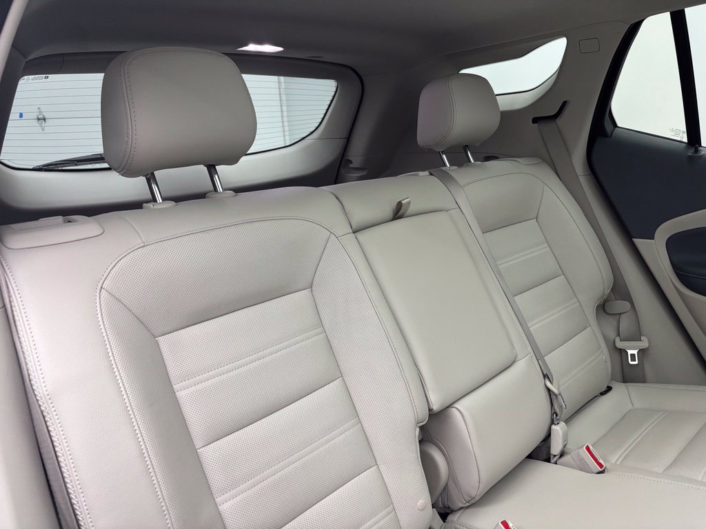 Used 2023 GMC Terrain Denali w/ LPO, Floor Liner Package AWD/4WD image 43