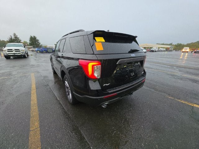 Certified 2023 Ford Explorer XLT w/ Equipment Group 202A AWD/4WD image 4