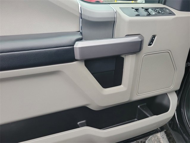 Certified 2022 Ford F350 XLT w/ Black Appearance Package image 26