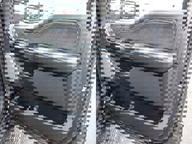 Certified 2025 Ford F250 Platinum image 32