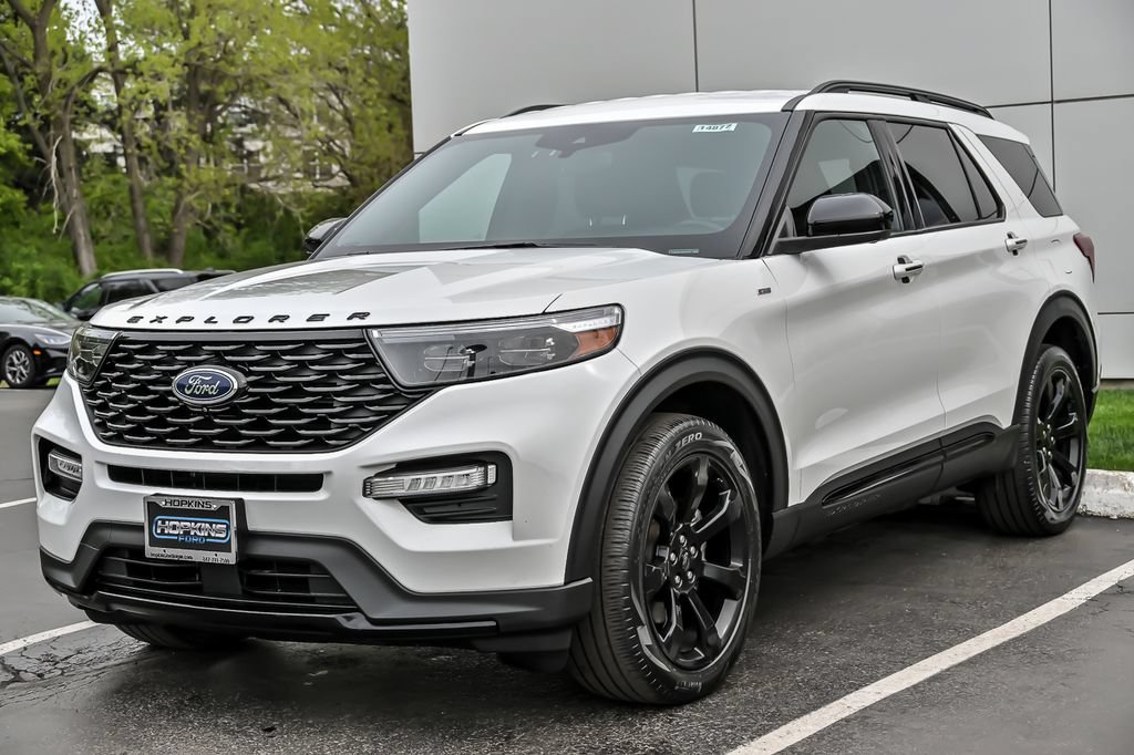 Certified 2023 Ford Explorer ST-Line AWD/4WD image 5