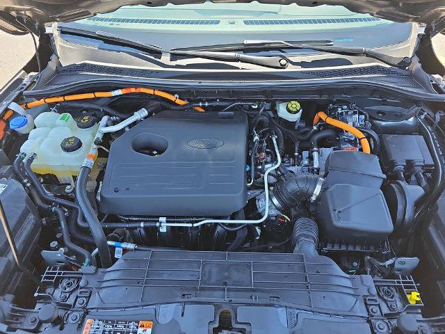 Certified 2020 Ford Escape Titanium AWD/4WD image 30