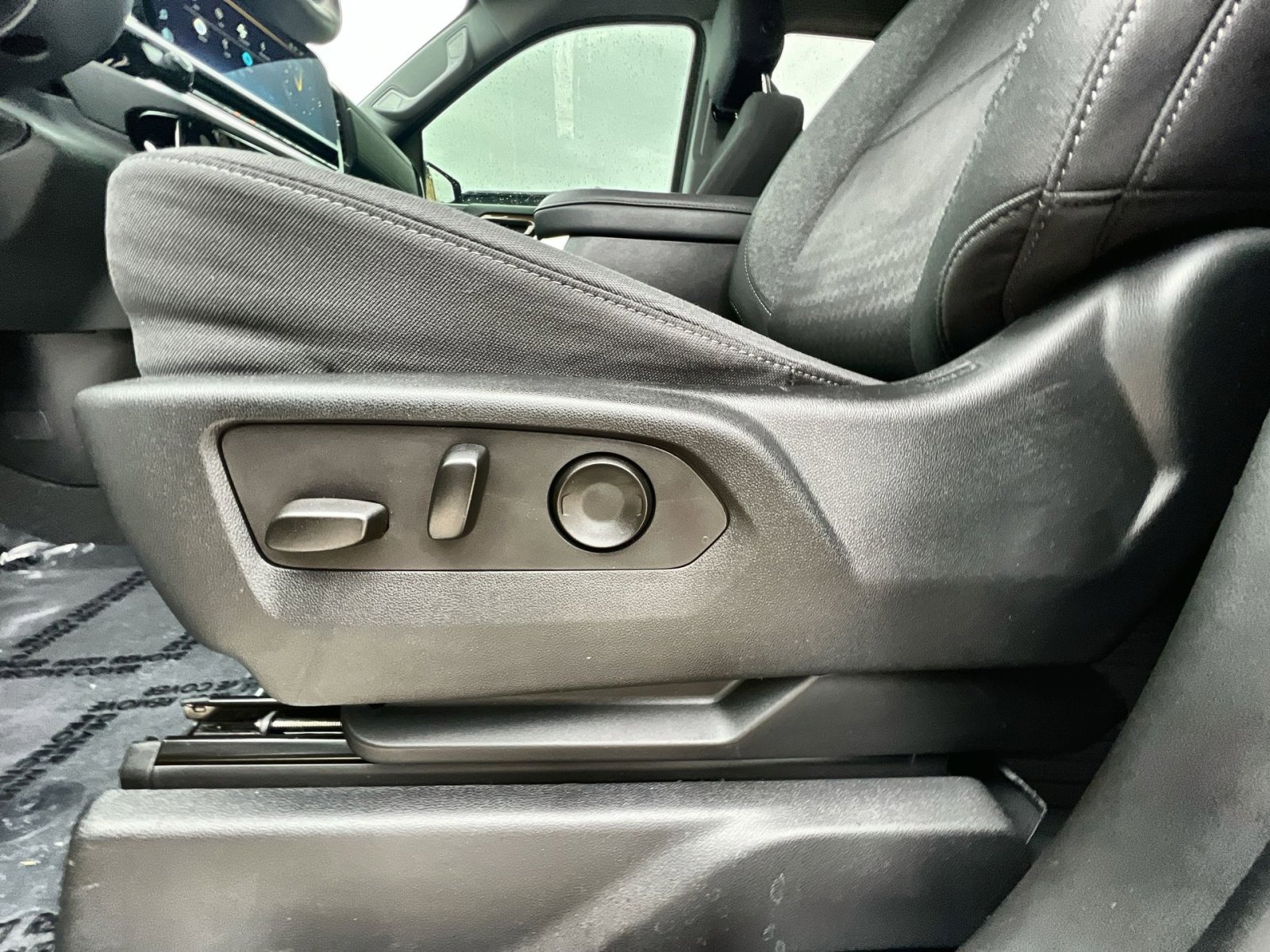 Used 2023 Chevrolet Silverado 1500 RST image 14