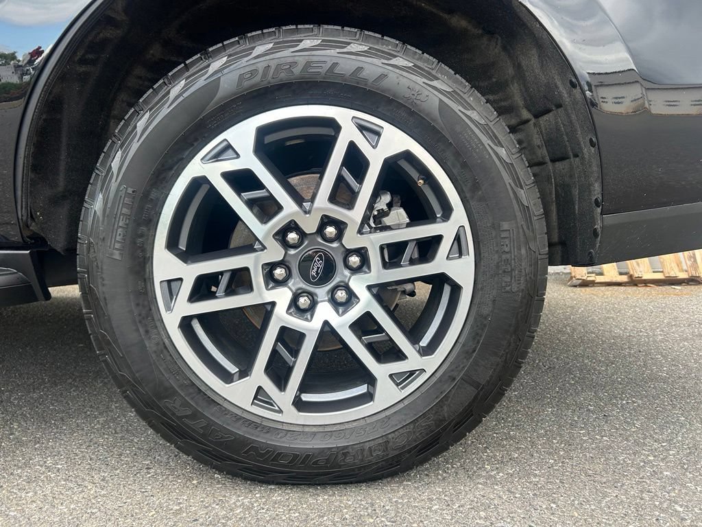 Certified 2025 Ford Expedition Active AWD/4WD image 32
