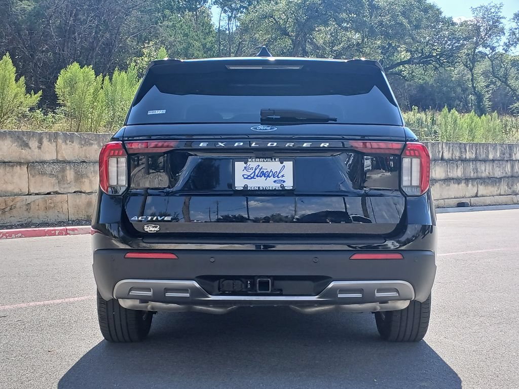 Certified 2025 Ford Explorer Active w/ Active Comfort Package RWD image 4