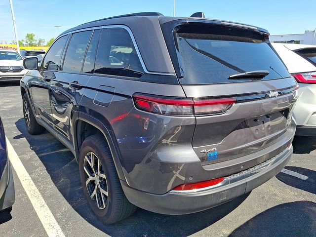 Used 2025 Jeep Grand Cherokee Limited AWD/4WD image 4