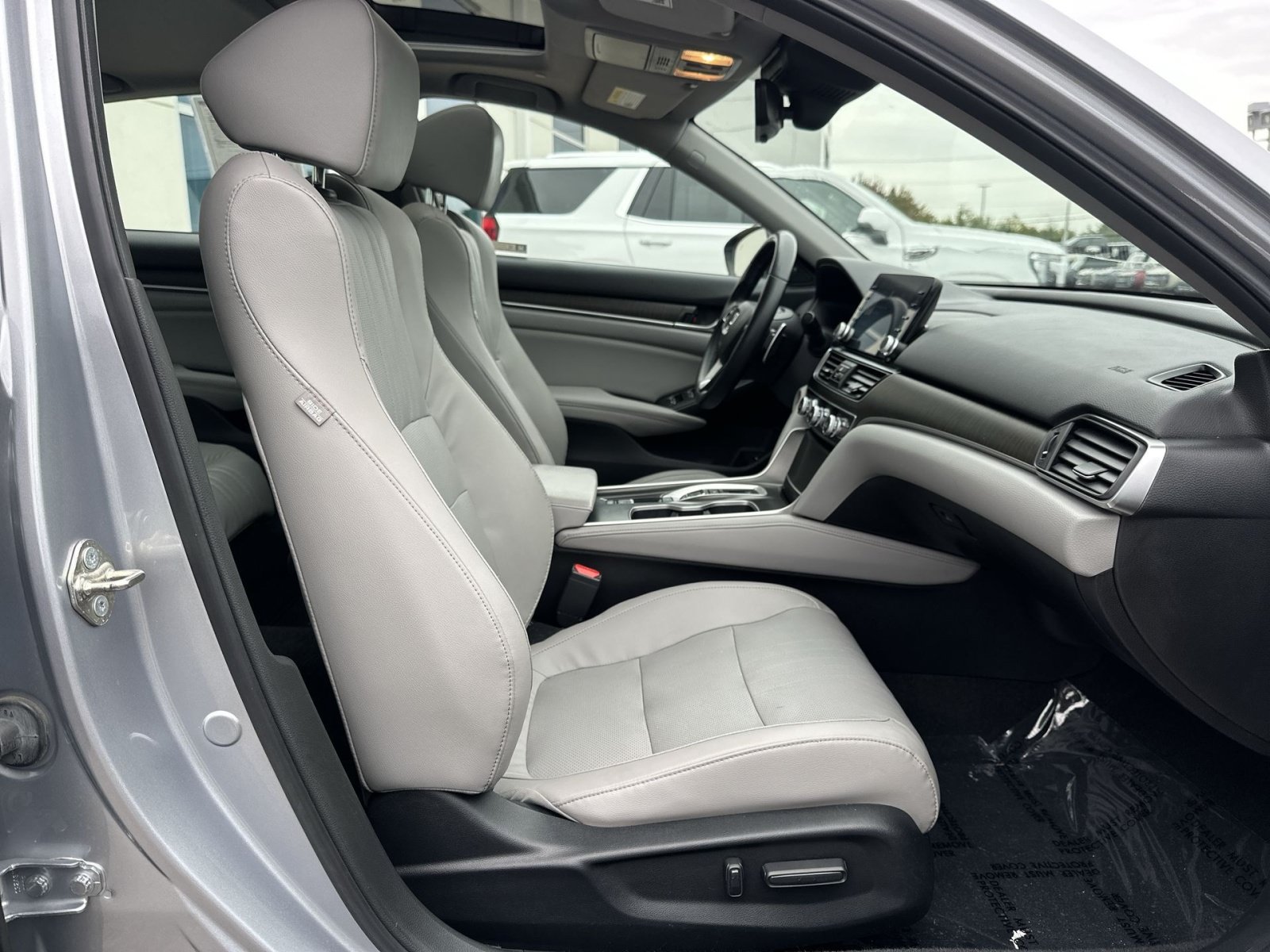 Used 2018 Honda Accord EX-L image 28
