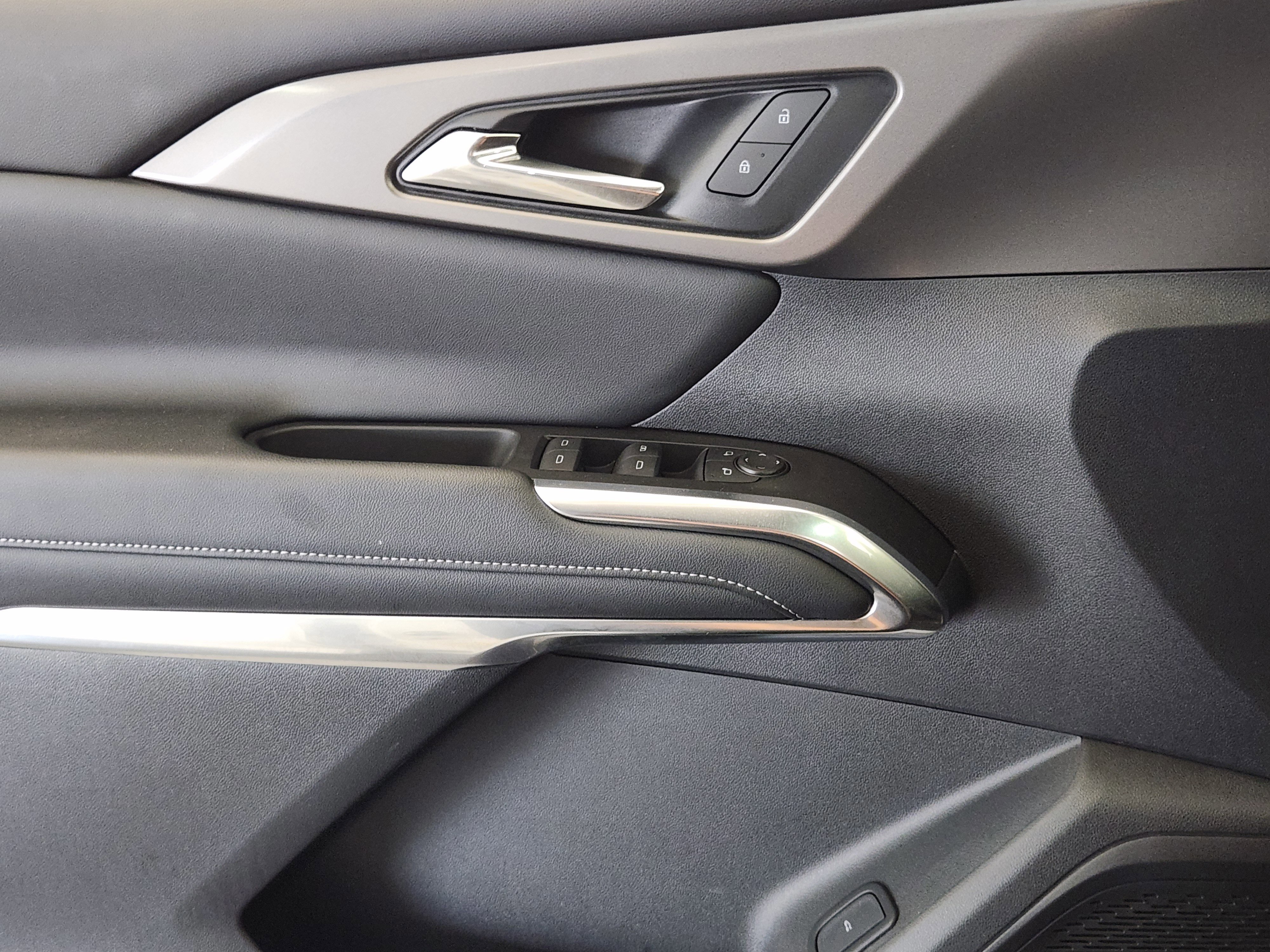 Used 2024 Chevrolet Traverse LT w/ Midnight/Sport Edition image 22