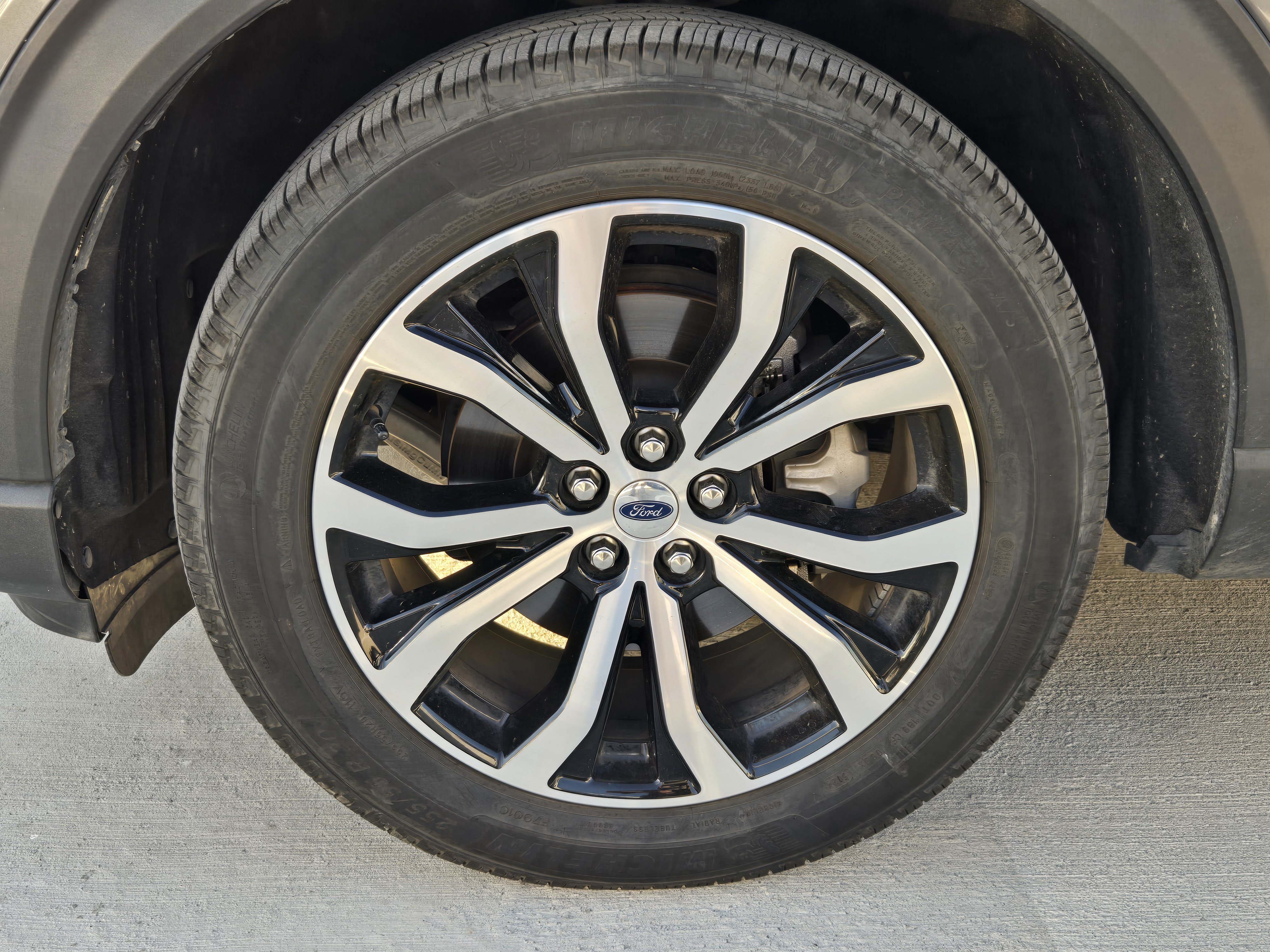 Certified 2025 Ford Explorer ST-Line AWD/4WD image 9