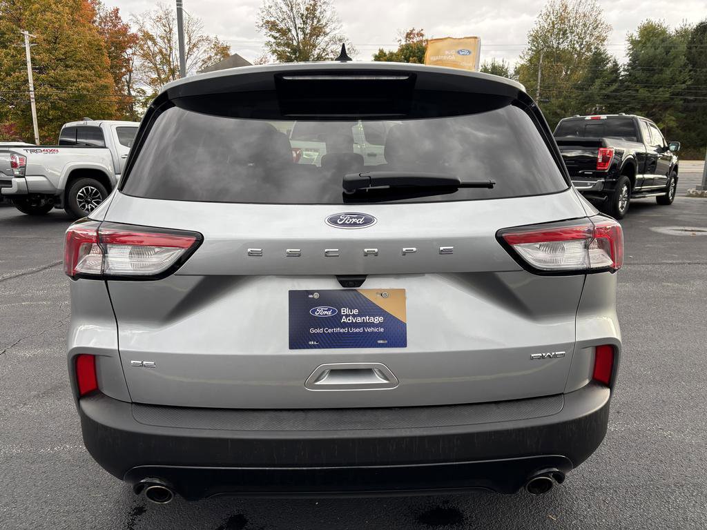 Certified 2022 Ford Escape SE w/ SE Sport Appearance Package image 4
