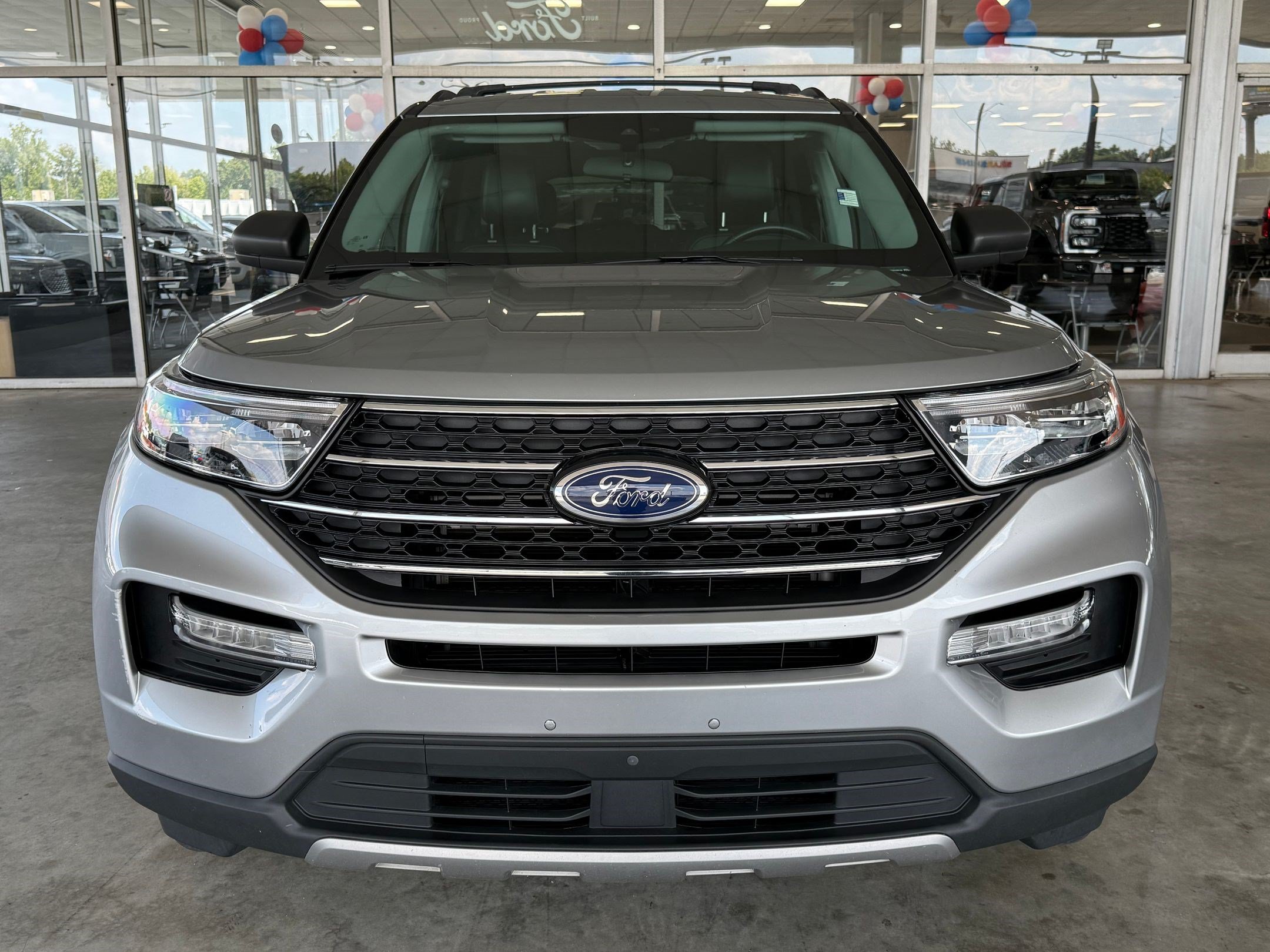 Certified 2024 Ford Explorer XLT w/ Equipment Group 202A RWD image 6