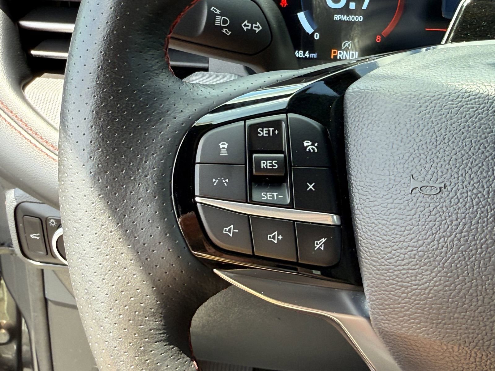 Certified 2025 Ford Explorer ST-Line AWD/4WD image 33