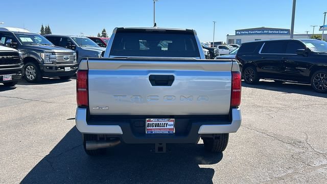 Used 2024 Toyota Tacoma SR5 AWD/4WD image 4