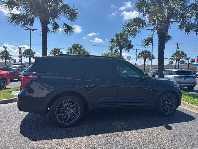 Certified 2025 Ford Explorer ST AWD/4WD image 5
