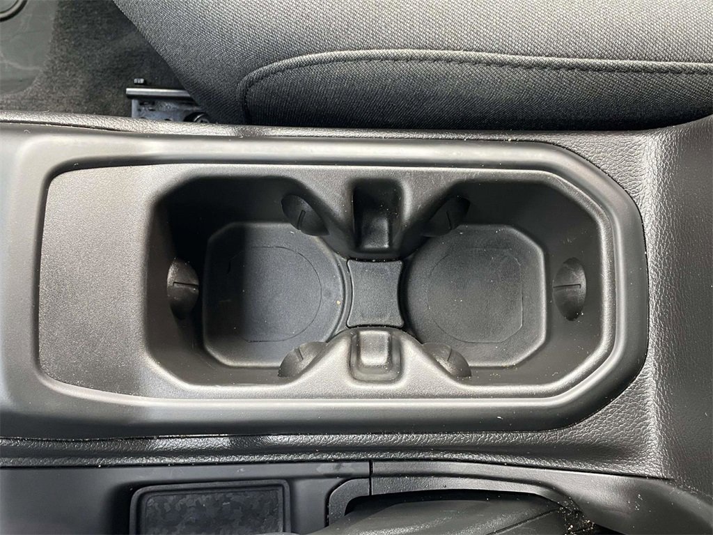 Used 2025 Jeep Wrangler Sport image 17