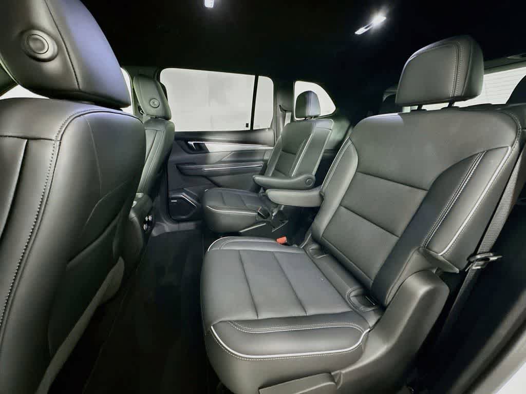 Used 2025 Buick Enclave Preferred FWD image 35