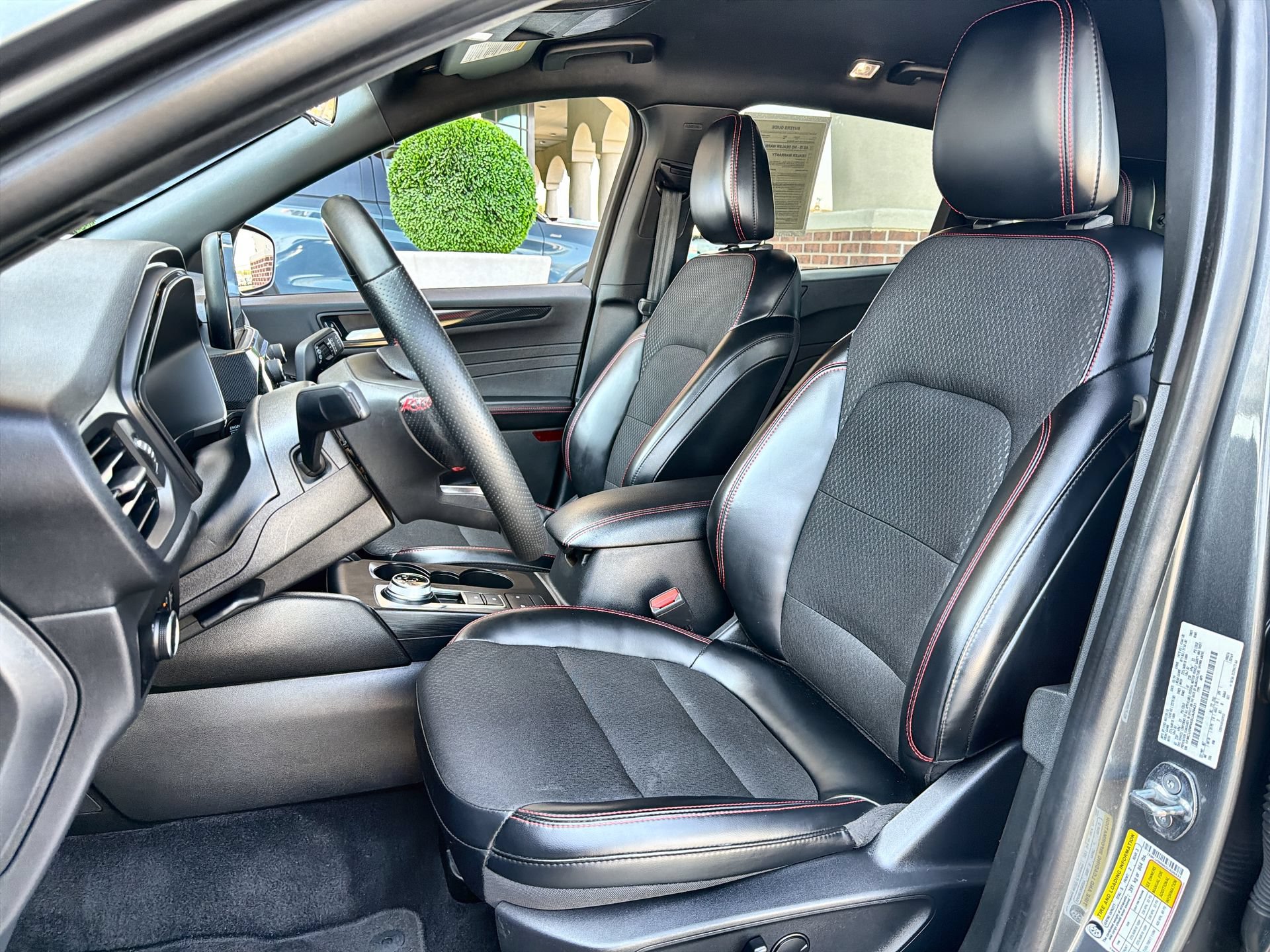 Certified 2025 Ford Escape ST-Line FWD image 11