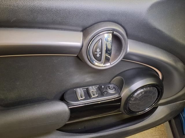 Used 2022 MINI Cooper Convertible w/ Premium Package FWD image 19