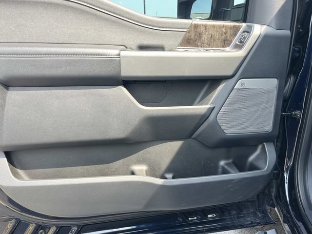 Certified 2024 Ford F250 Lariat w/ Lariat Ultimate Package AWD/4WD image 32