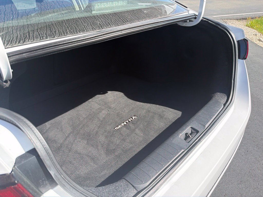 Used 2022 Nissan Sentra SV FWD image 15