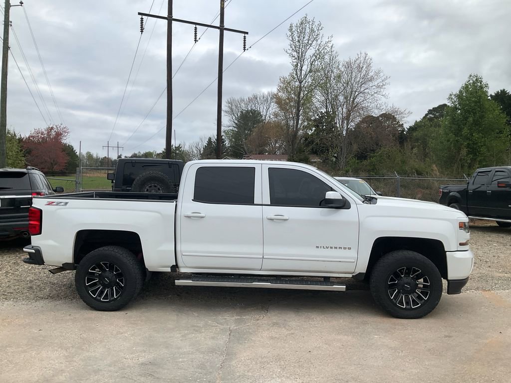 Used 2017 Chevrolet Silverado 1500 LT w/ All Star Edition AWD/4WD image 4