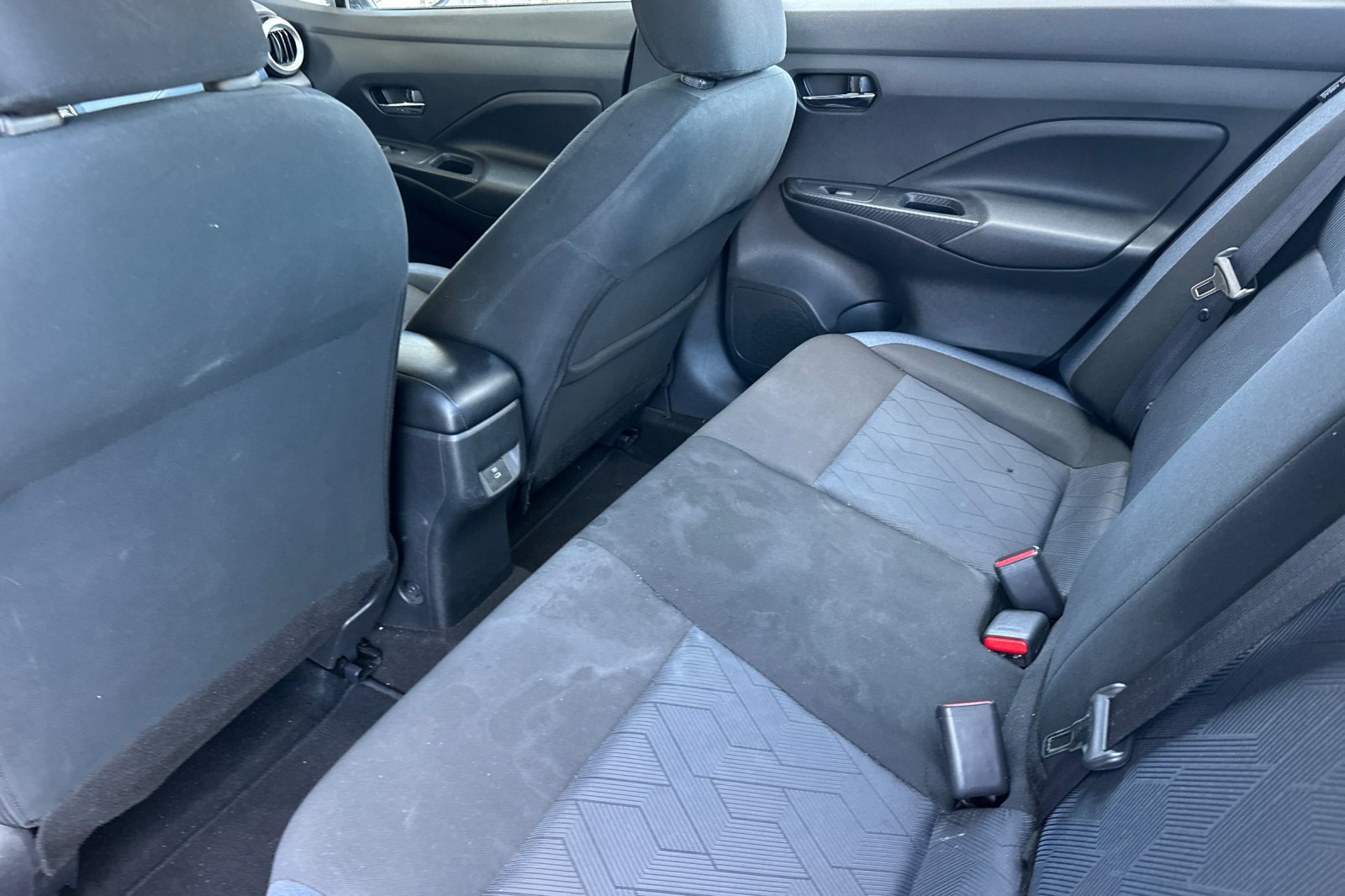 Used 2023 Nissan Versa SV FWD image 11
