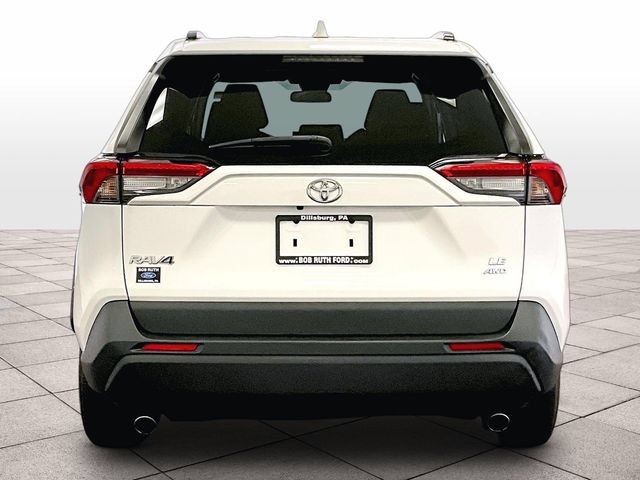Used 2021 Toyota RAV4 LE AWD/4WD image 4