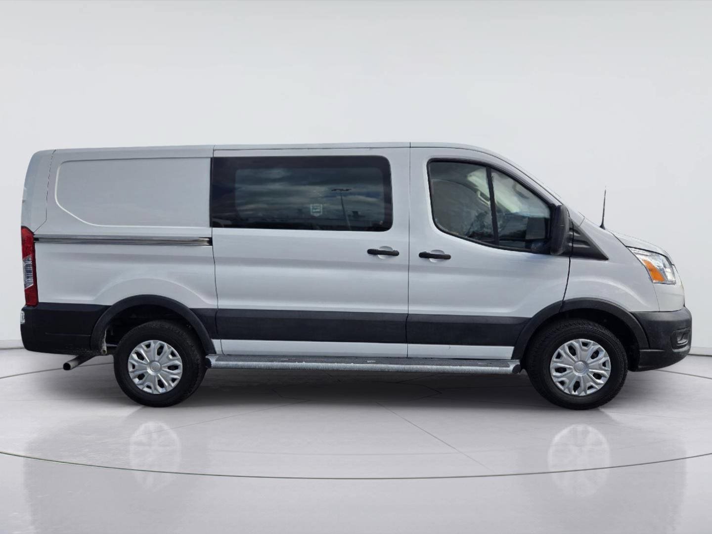 Certified 2022 Ford Transit 250 Low Roof w/ Exterior Upgrade Package RWD image 4