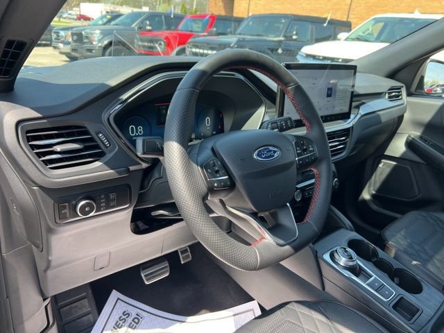 Certified 2023 Ford Escape ST-Line Elite w/ Premium Technology Package AWD/4WD image 8