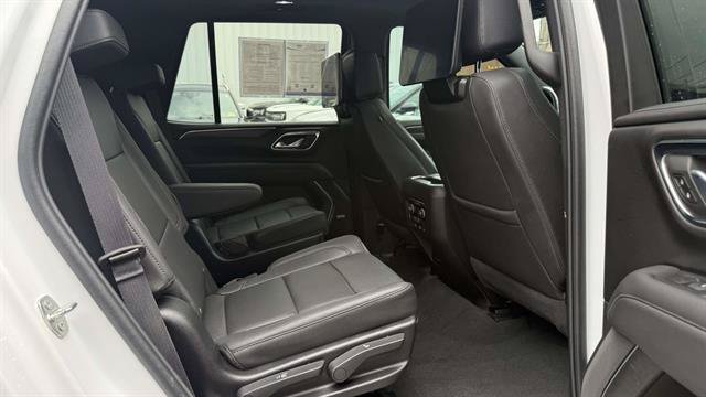 Used 2024 Chevrolet Tahoe Z71 w/ Luxury Package AWD/4WD image 27