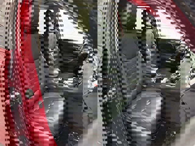 Used 2023 Toyota RAV4 XLE Premium image 15