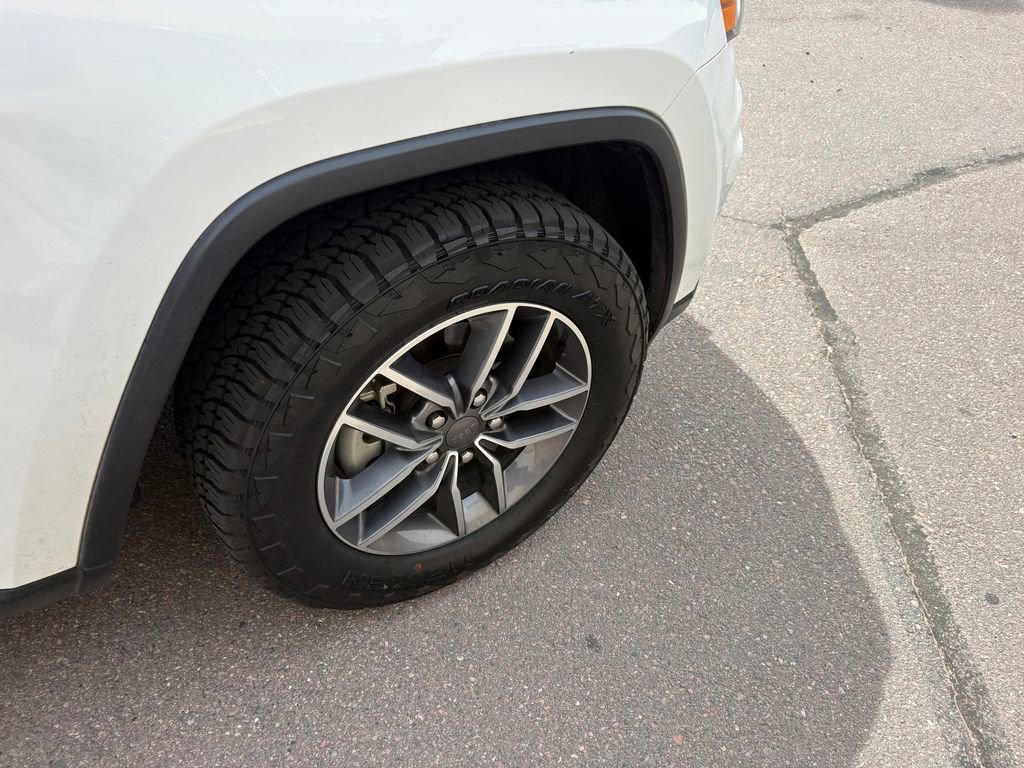 Used 2019 Jeep Grand Cherokee Limited AWD/4WD image 14