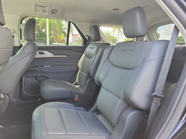 Certified 2025 Ford Explorer Active w/ Active Comfort Package RWD image 11
