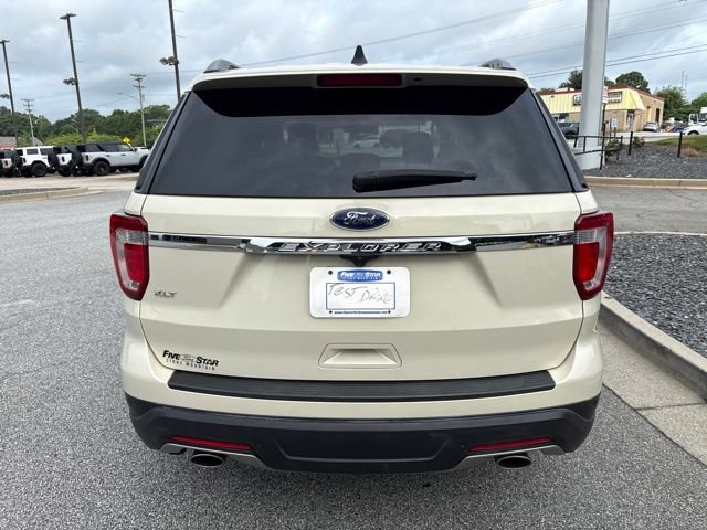 Certified 2018 Ford Explorer XLT FWD image 7