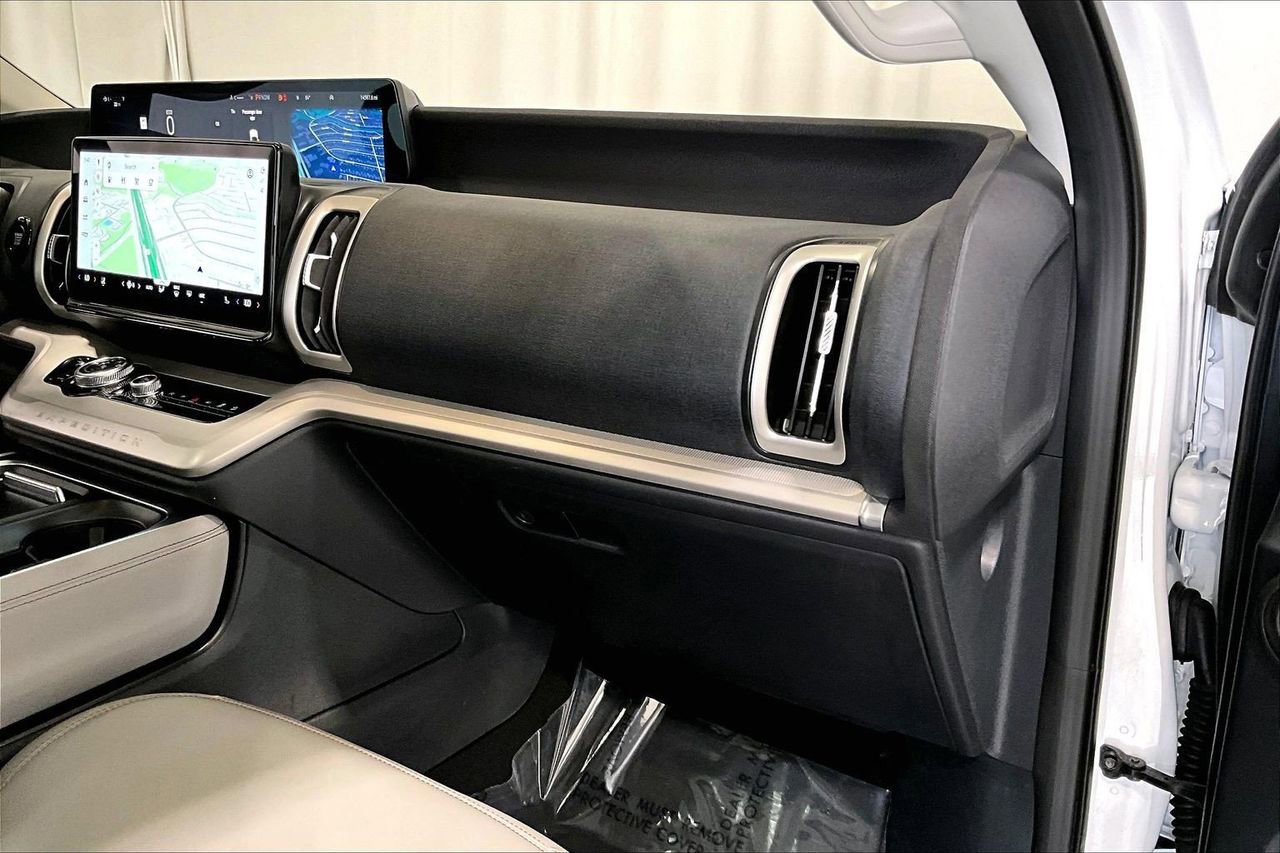 Certified 2025 Ford Expedition Max Active image 17