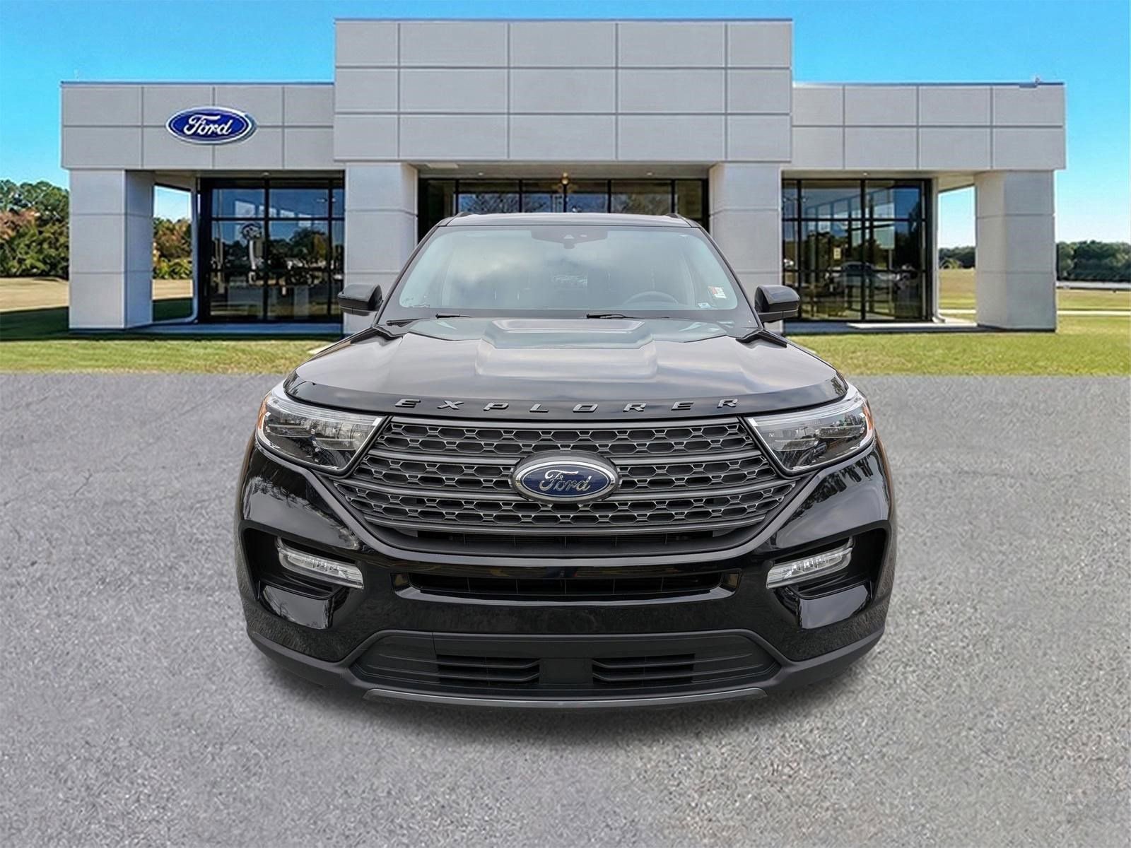 Certified 2023 Ford Explorer XLT w/ Equipment Group 202A image 9