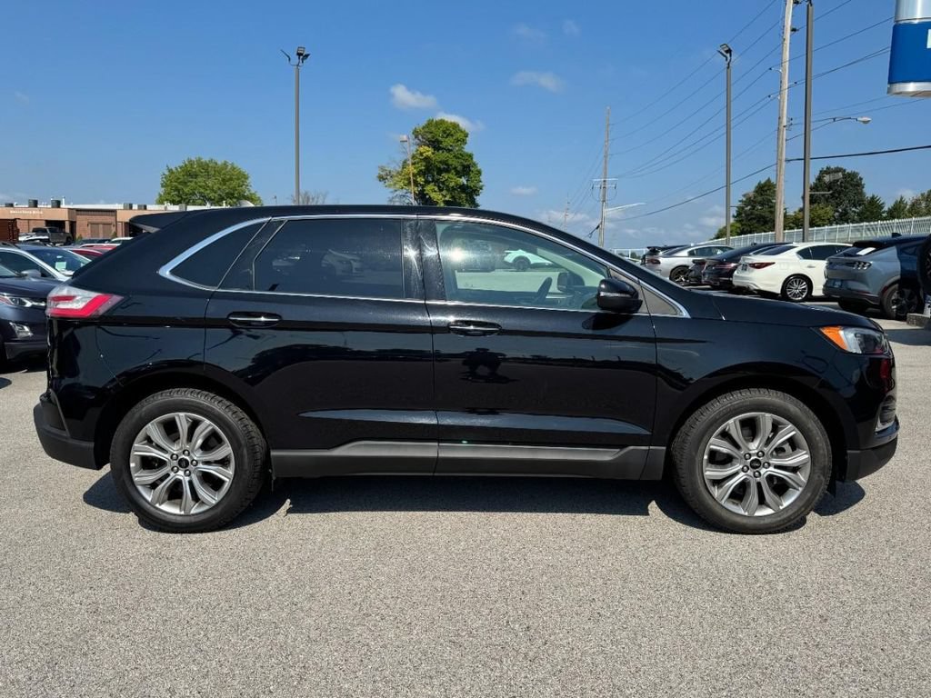 Certified 2024 Ford Edge Titanium AWD/4WD image 2