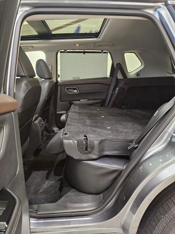 Used 2021 Nissan Rogue SV w/ Premium Package image 34