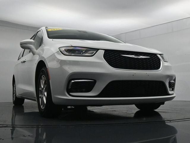Used 2022 Chrysler Pacifica Touring-L FWD image 30
