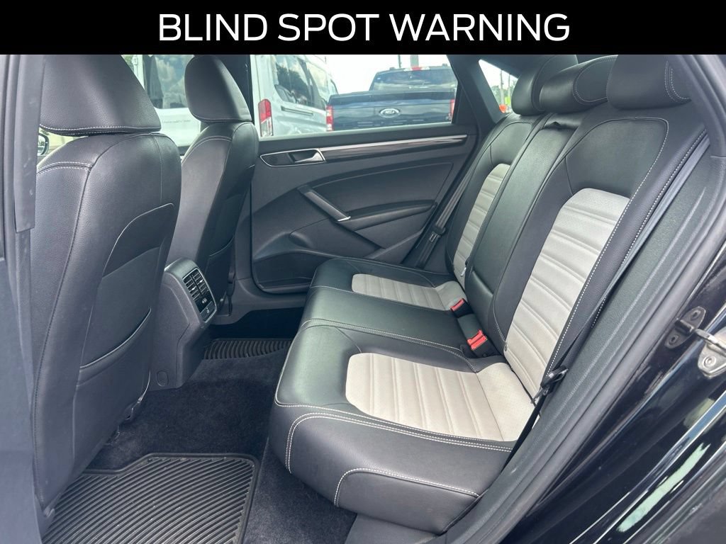 Used 2018 Volkswagen Passat 3.6 FWD image 19
