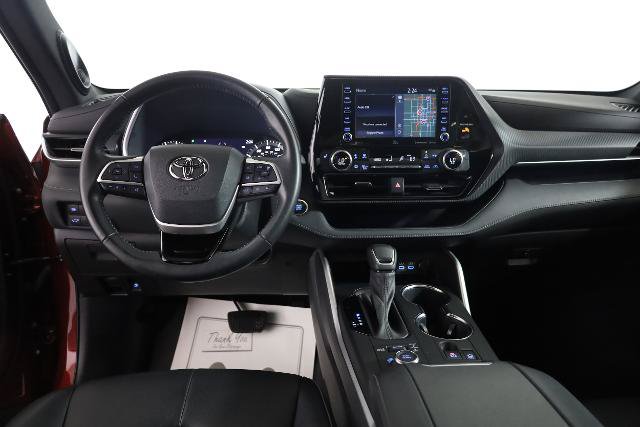 Used 2022 Toyota Highlander XSE AWD/4WD image 10