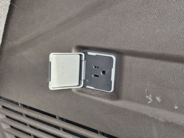 Used 2023 Chevrolet Tahoe Z71 image 31