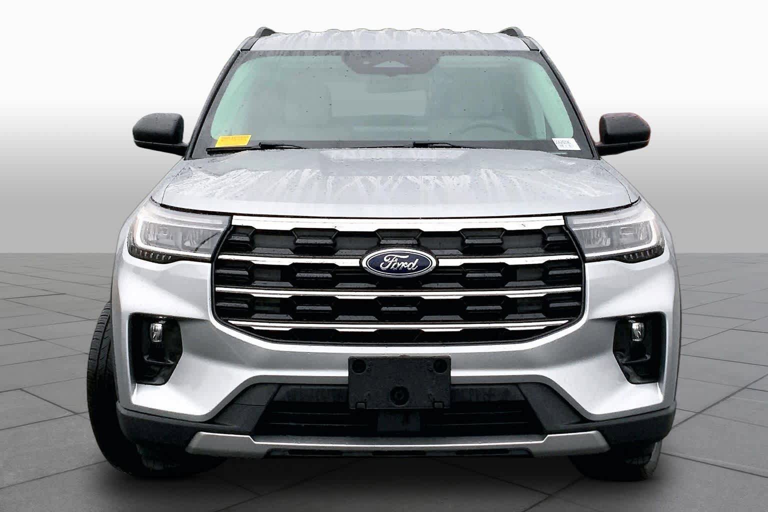 Certified 2025 Ford Explorer Active w/ Active Comfort Package RWD image 4