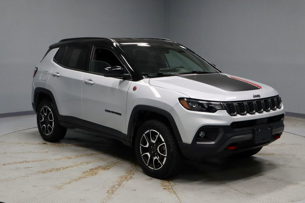 Used 2025 Jeep Compass Trailhawk