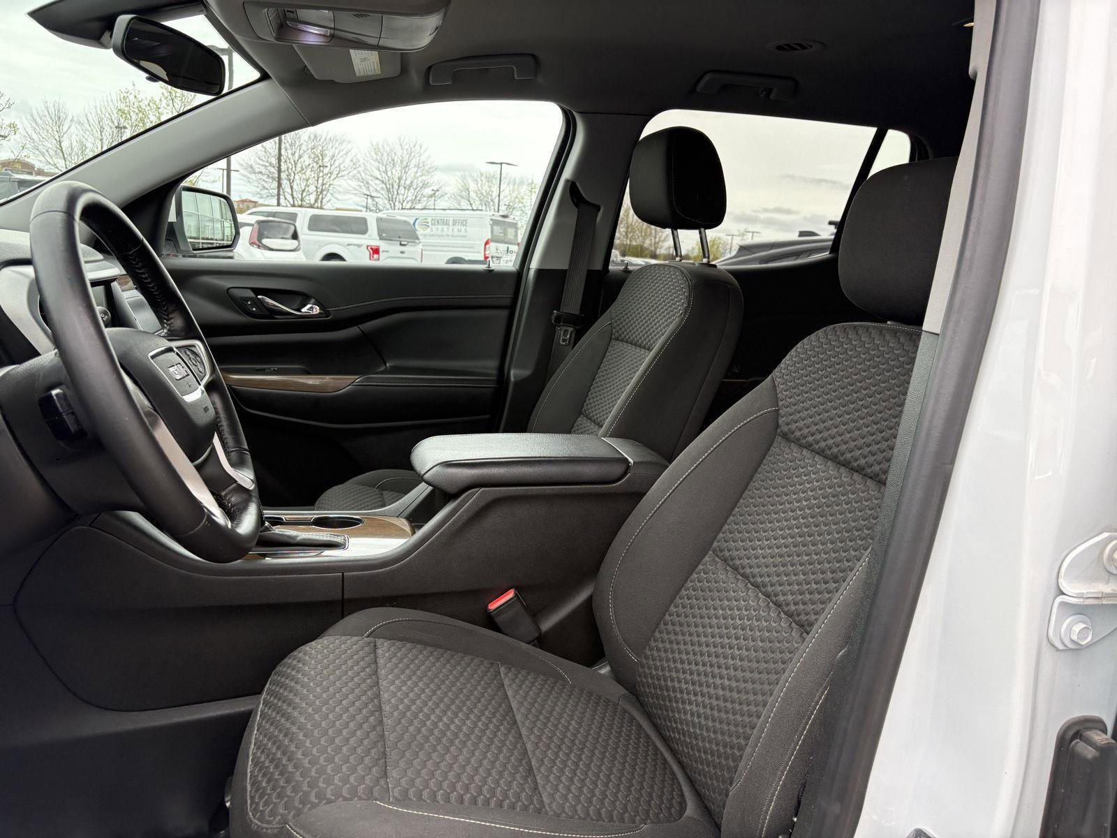 Used 2019 GMC Acadia SLE FWD image 16
