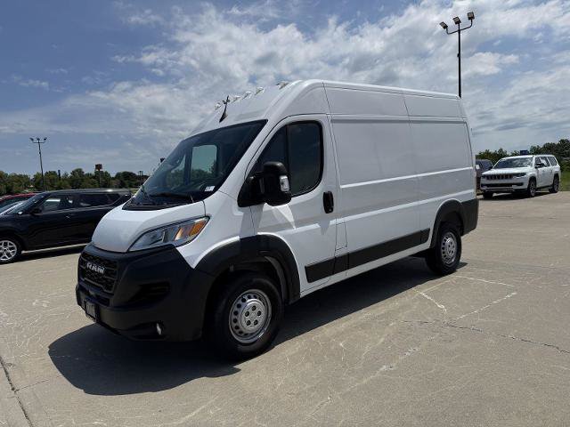 Used 2025 RAM ProMaster 2500 w/ Convenience Group FWD image 4