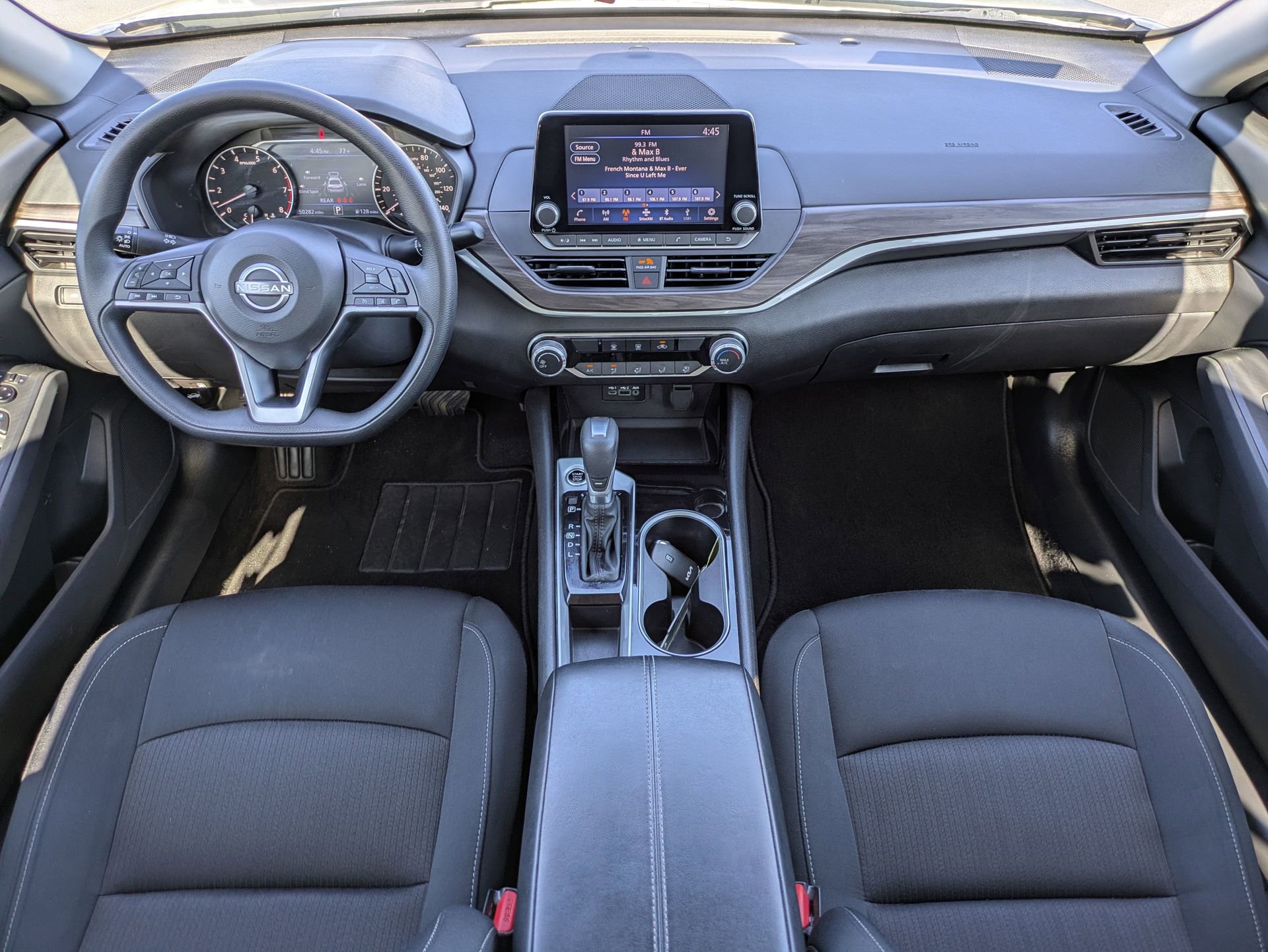 Used 2024 Nissan Altima 2.5 SV image 17