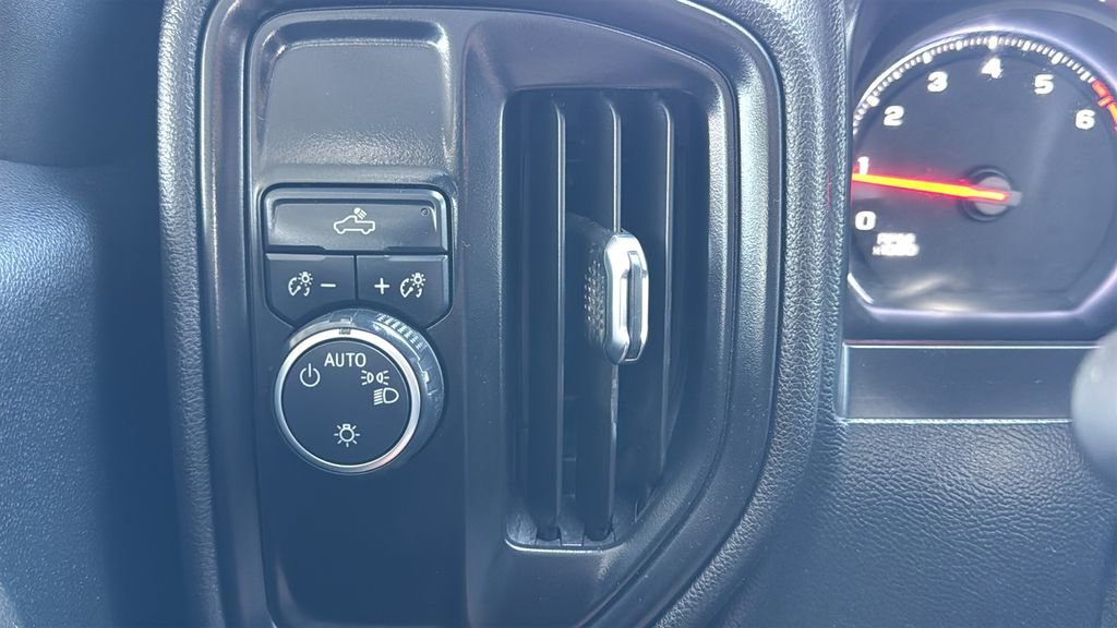 Used 2021 Chevrolet Silverado 1500 Custom RWD image 17