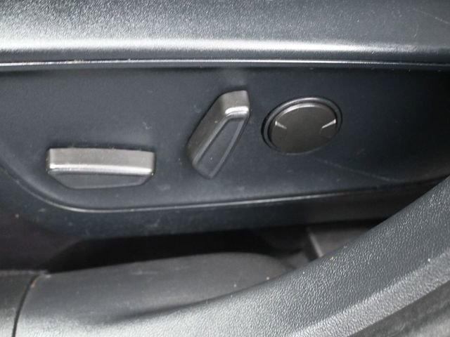 Certified 2020 Ford Escape SE image 12